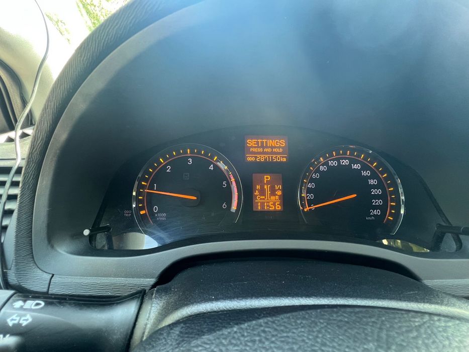 Toyota avensis automată