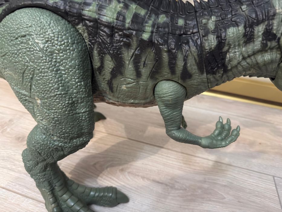 Динозавр фигурка
