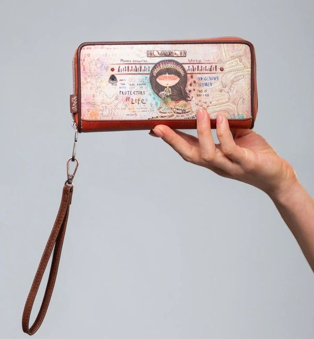 Ново чудесно портмоне на на Анеке, Anekke