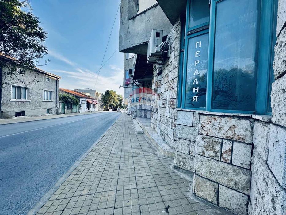 Търговско помещение на удобна локация за продажба, гр. Балчик, Я.И.