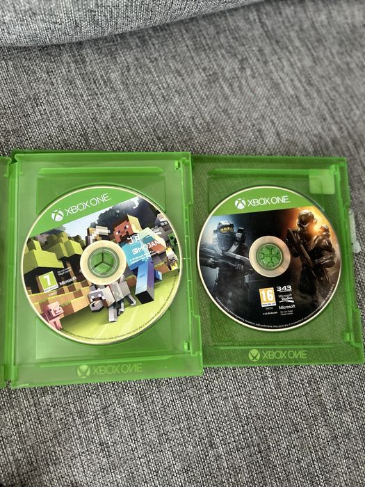 Xbox one cu 2 jocuri  .