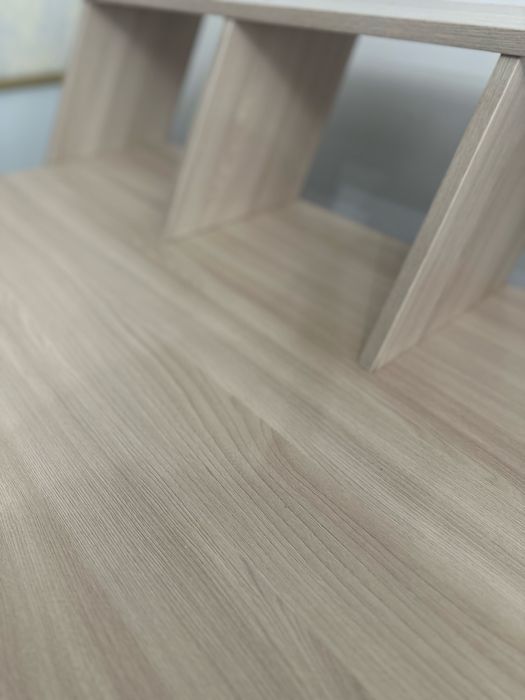 письменный стол из дерева