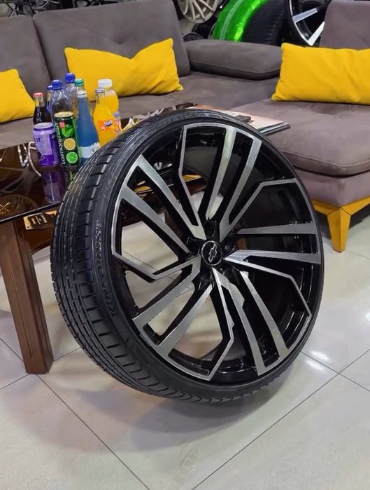 Продам диски модель AUDI 2025, размер 22