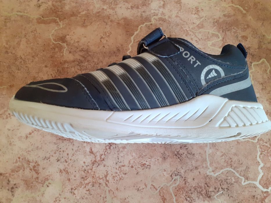 Продаются детские обуви