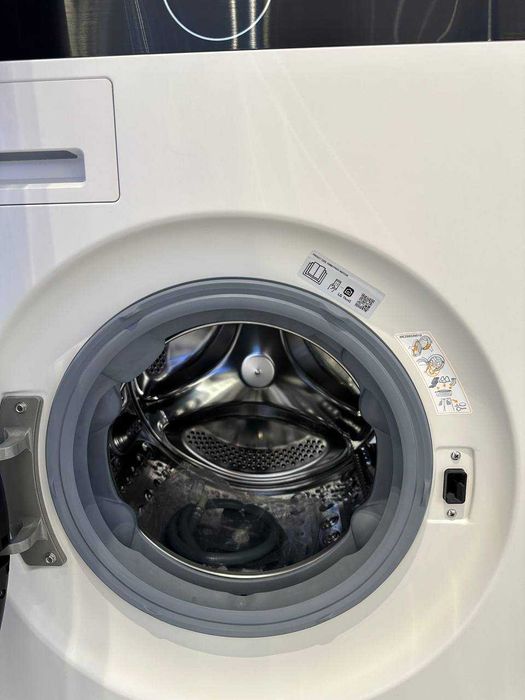 Стиральная машина с сушкой 18/16 кг LG WashTower W1S1CVKK2HM