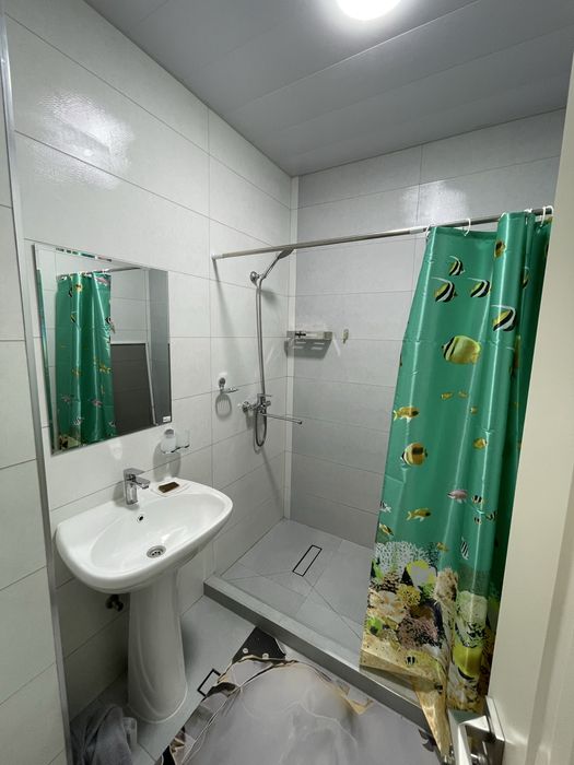 Отличная квартира.    Новый ремонт.    1 этаж.     Ц-квартал