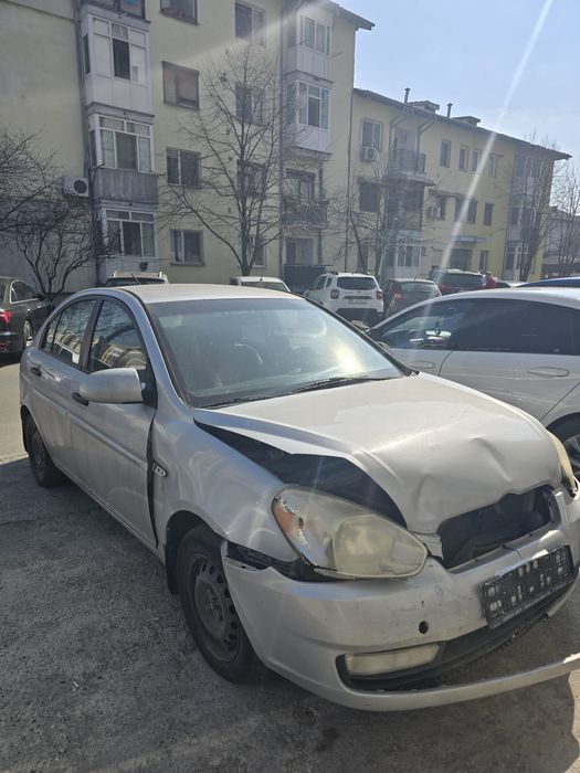 Hyundai accent pt dezmembrare