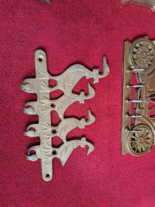 cuier alama agatatori bronz