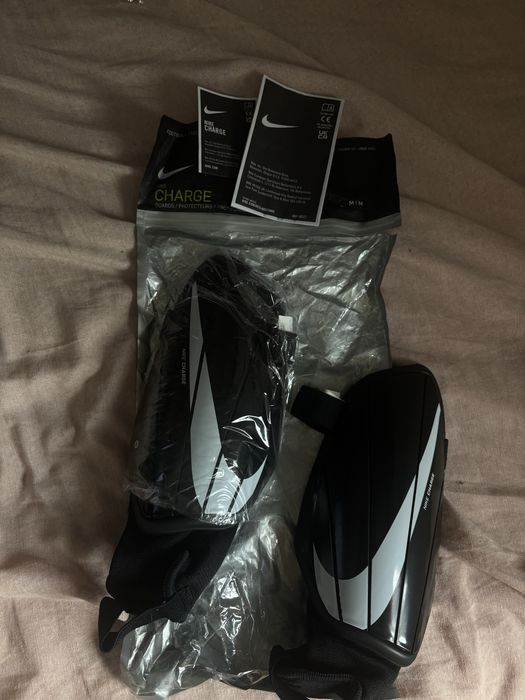 Aparatori Nike Charge M sau L Noi