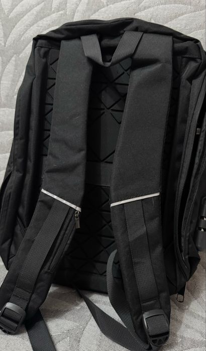 Продам рюкзаки для ноутбука.