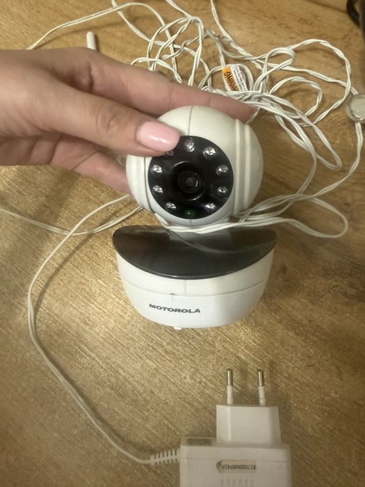 Продам видеоняню с ночным и дневным  видео