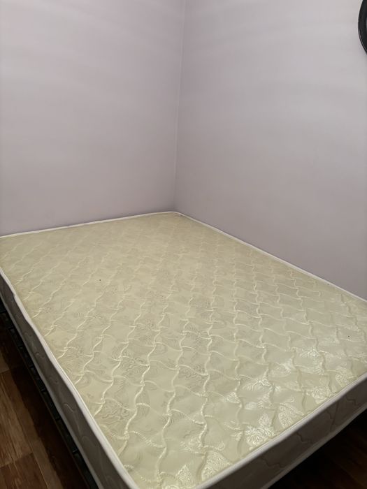 Кровать с матрассом