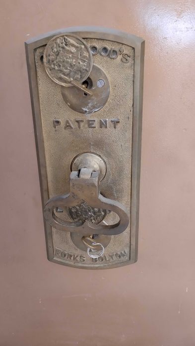 Старинна Огнеупорна Каса - CHATSWOOD'S PATENT SAFE