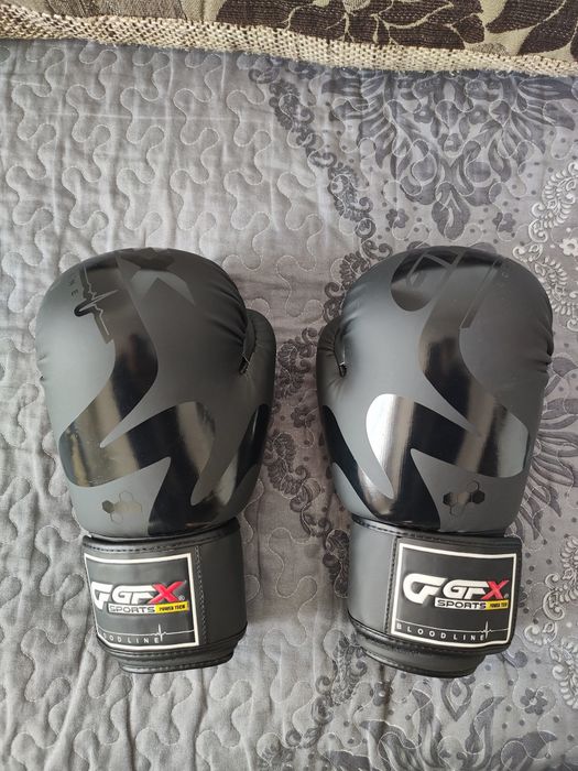 Боксёрские перчатки