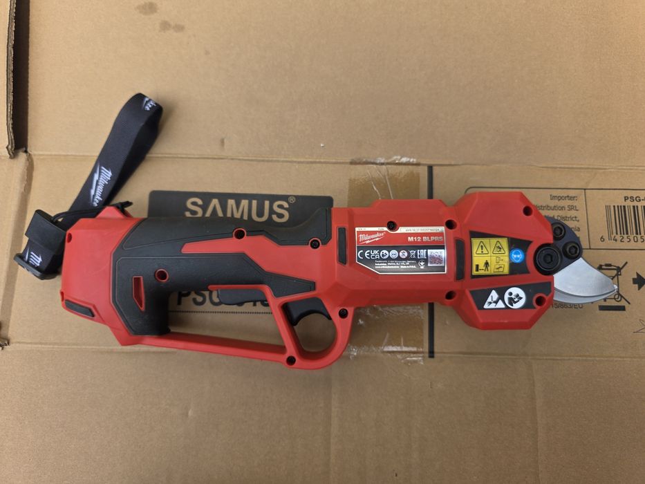 Foarfecă grădină Milwaukee M12 BLPRS / original, nou