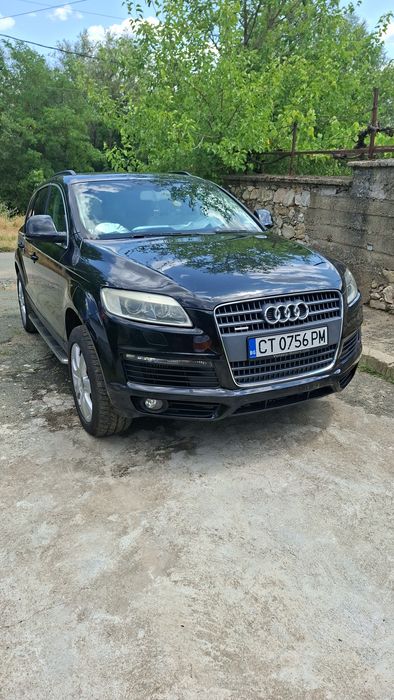 Продавам Audi Q7