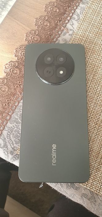 Продавам Realme  12 Plus.