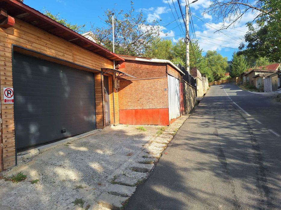 Vand garaj in Lupeni
