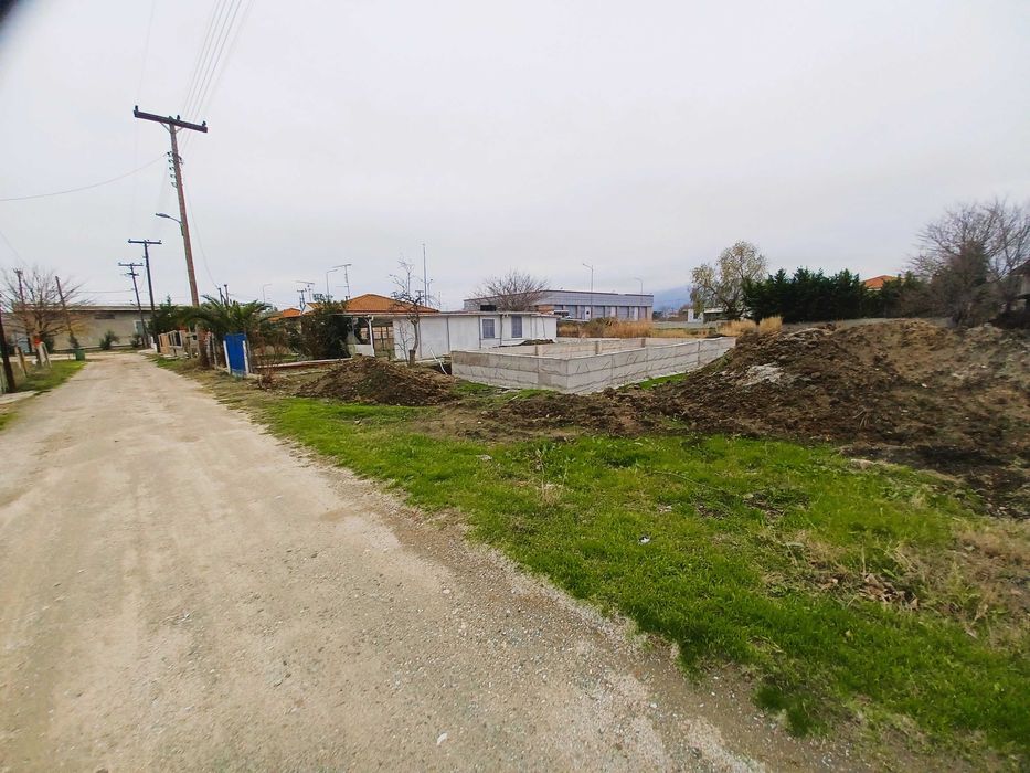 Строеж за инвестиционна къща с 3 студия  в Неа Врасна, Гърция