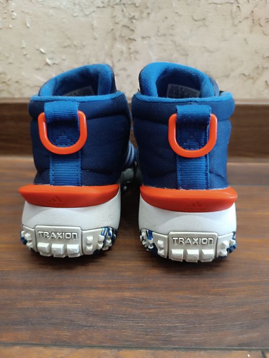 Адидас боти 29 номер