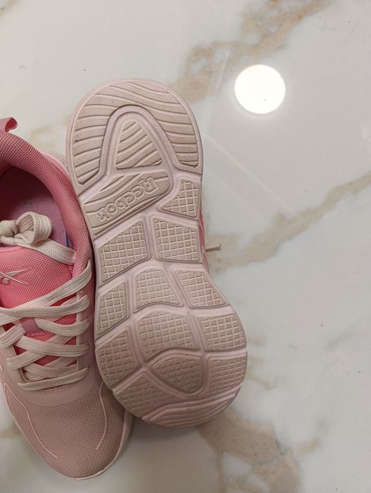 Nike и Reebok 37,5 маратонки