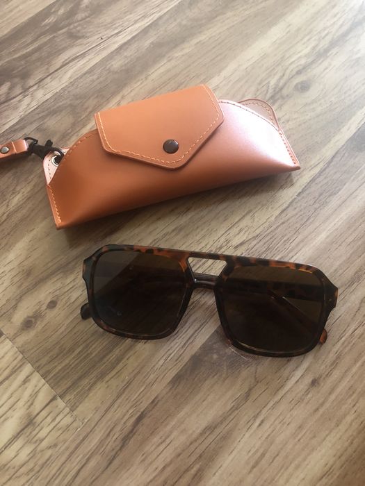 Очки солнцезащитные