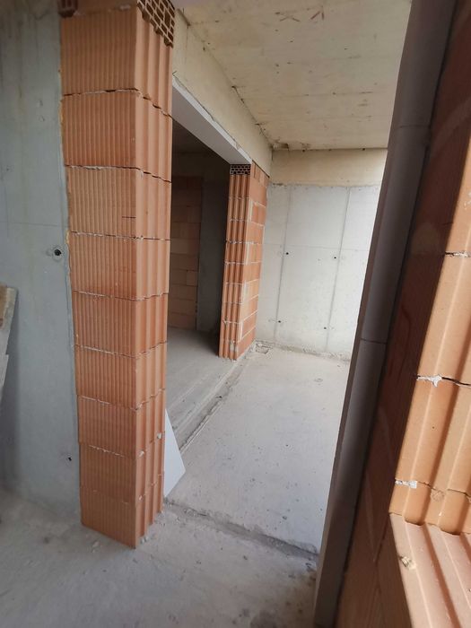 Продавам тристаен апартамент в гр. Варна.