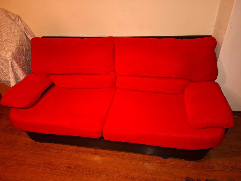 Продавам диван втора употреба