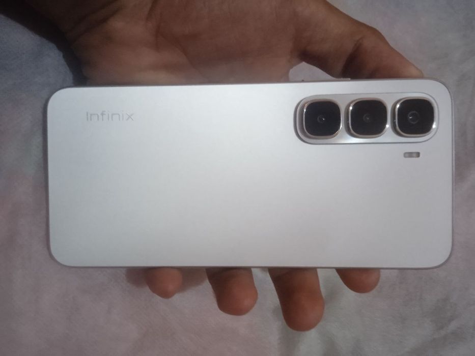 Infinix hot 60 8/128gb srochna