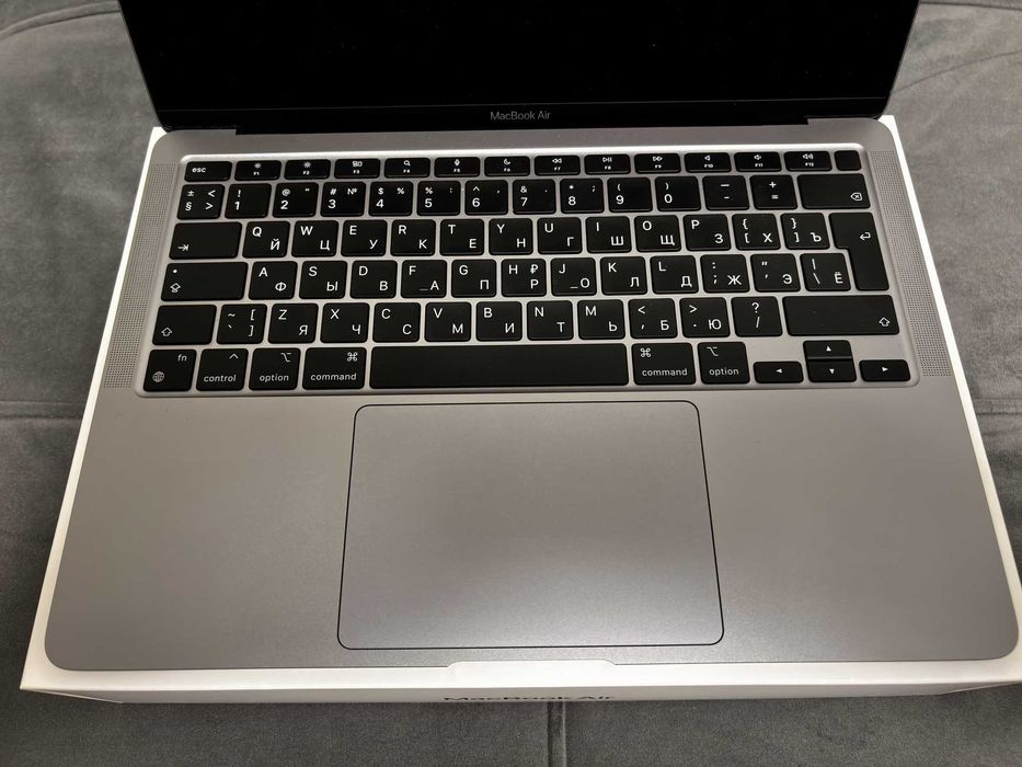 Macbook M1 8/256Gb, Space Gray, состояние нового, аккумулятор 99%