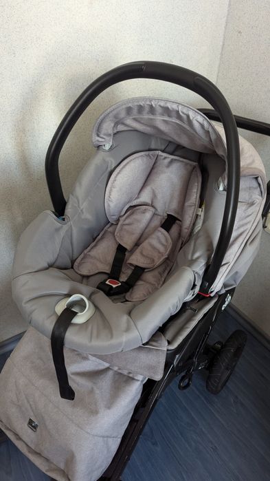 Продавам детска количка  Cam Dynamico Up Rover 923