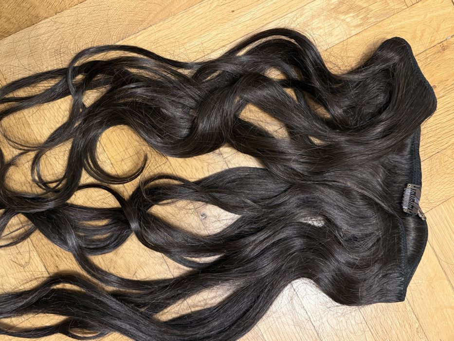 Екстеншън от естествен косъм намдва реда