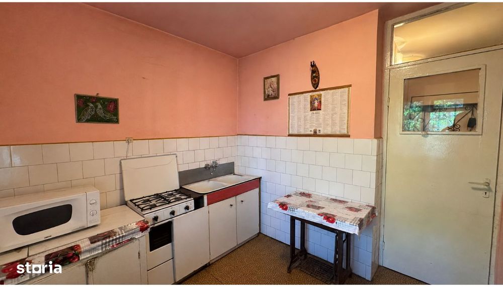 Apartament 3 camere de vânzare, str. M. Sadoveanu