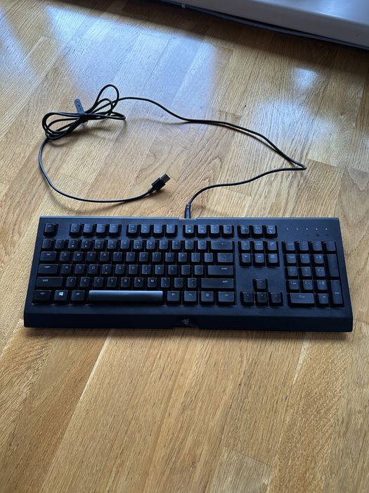 Tastatura gaming cu iluminare Razer Chroma Cynosa