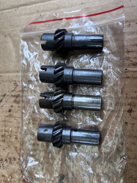 Vand pinioane delcou Dacia Papuc/1300/1310/break
