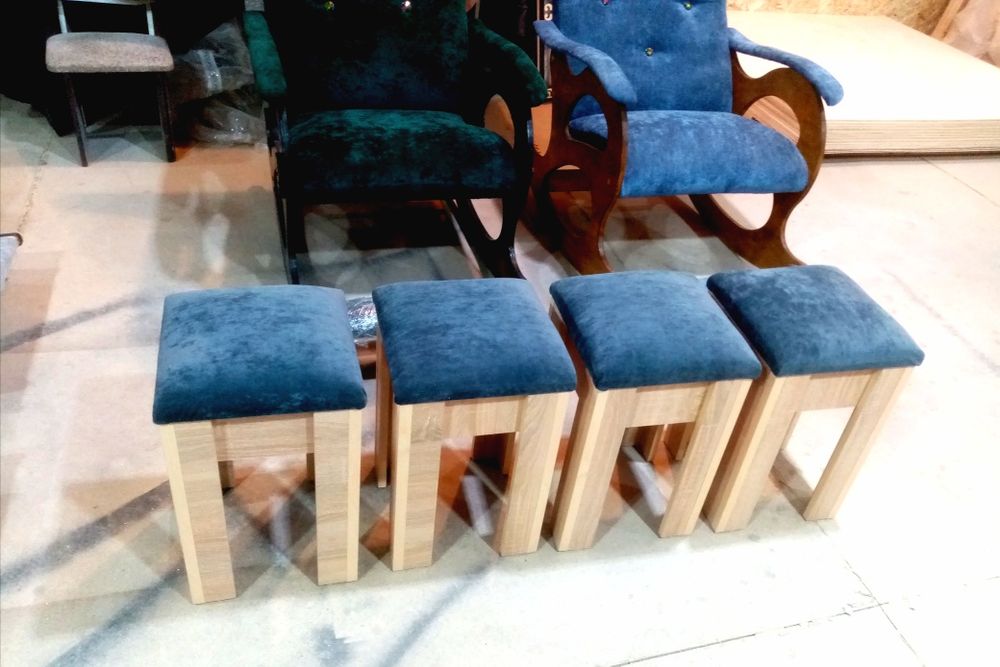 Продам новые кухонные табуретки!