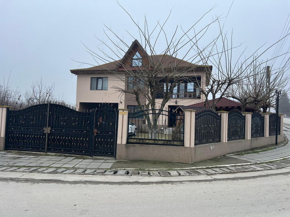 Casa  mobilata de vanzare