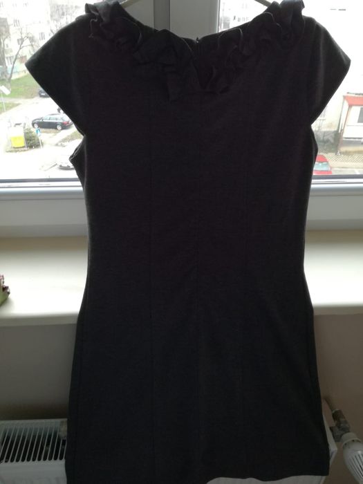 Rochita cu fermoar in spate