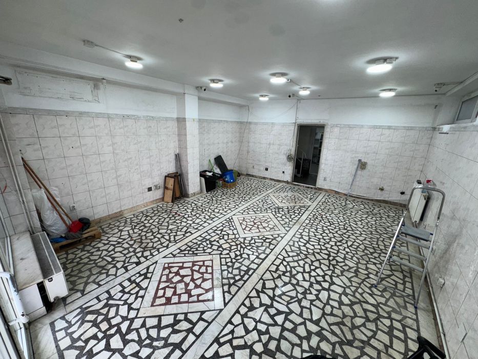 Inchiriez spatiu comercial