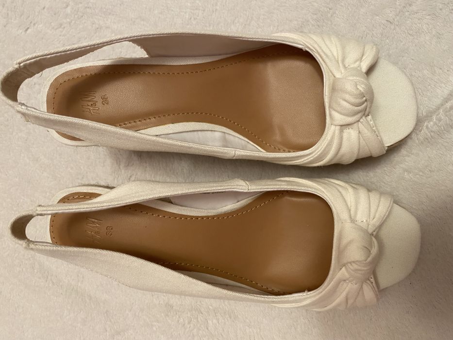 Sandale albe de vara cu platforma H&M noi