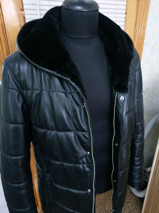 Продам кожаный пуховик 52разм