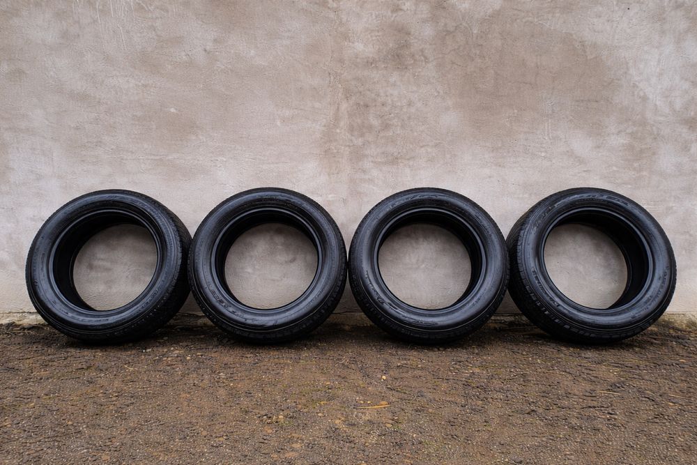 Anvelope/Cauciucuri de iarna 215/65/R16 sau 195/65 R15