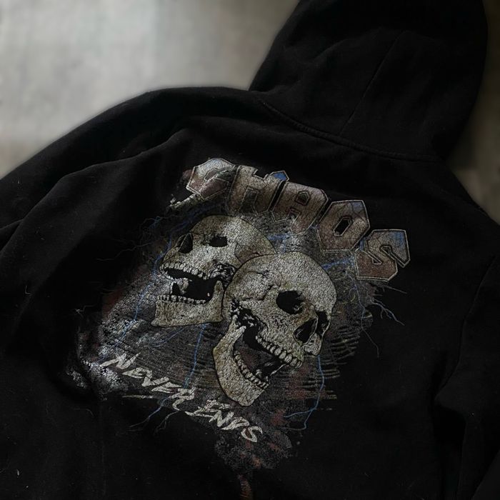 Худи Chaos never ends