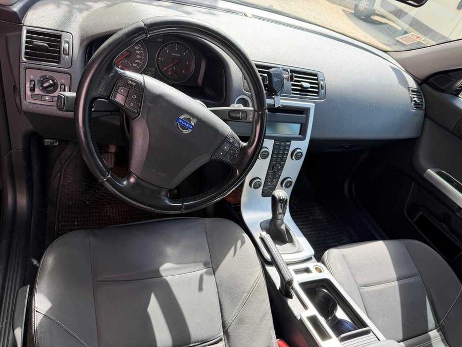 VOLVO S40 2011 — imagine 3