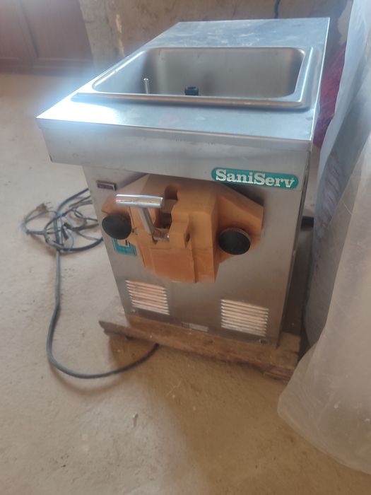 Срочно продам Фрейзер Мороженное аппарат