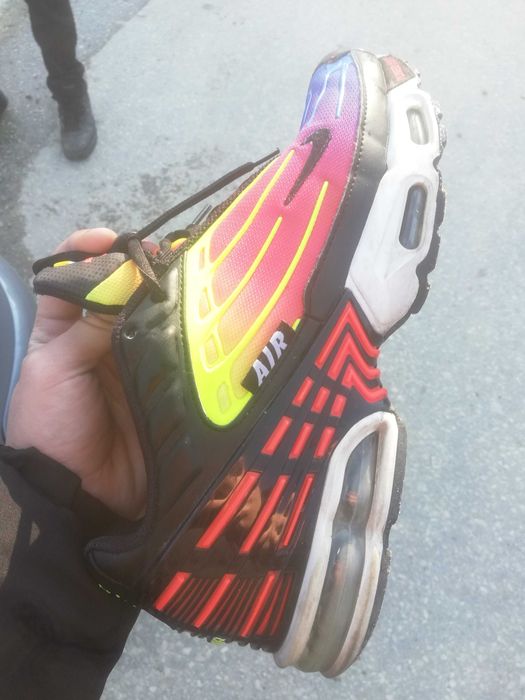 Продавам air max plus