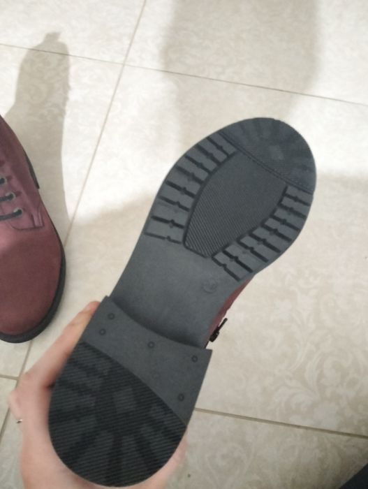 Vând bocanci iarna piele întoarsă noi