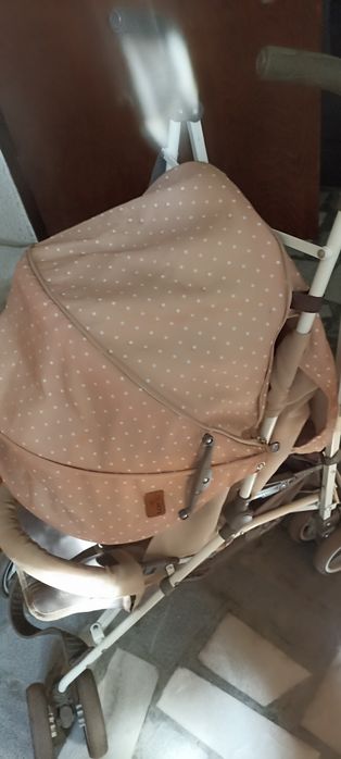 Продавам количка 2 бр,