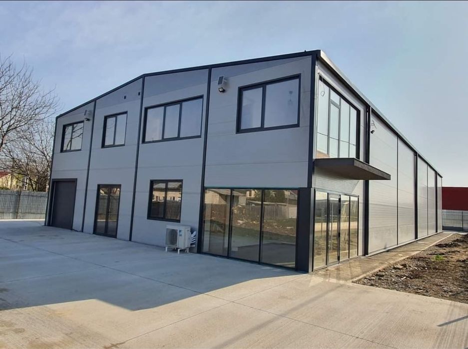 Vand Hala Metalica cu panouri sandwich completa la gata