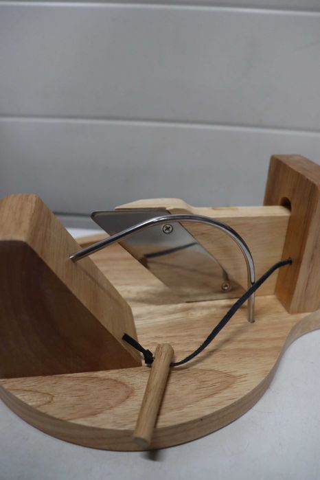 Дървена резачка за салам Durandal, идеална резачка за мезета